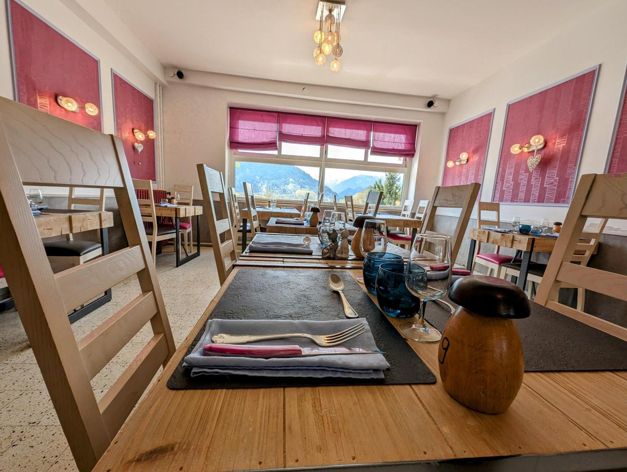 Logis Le Beau Site Chambon-sur-Lac