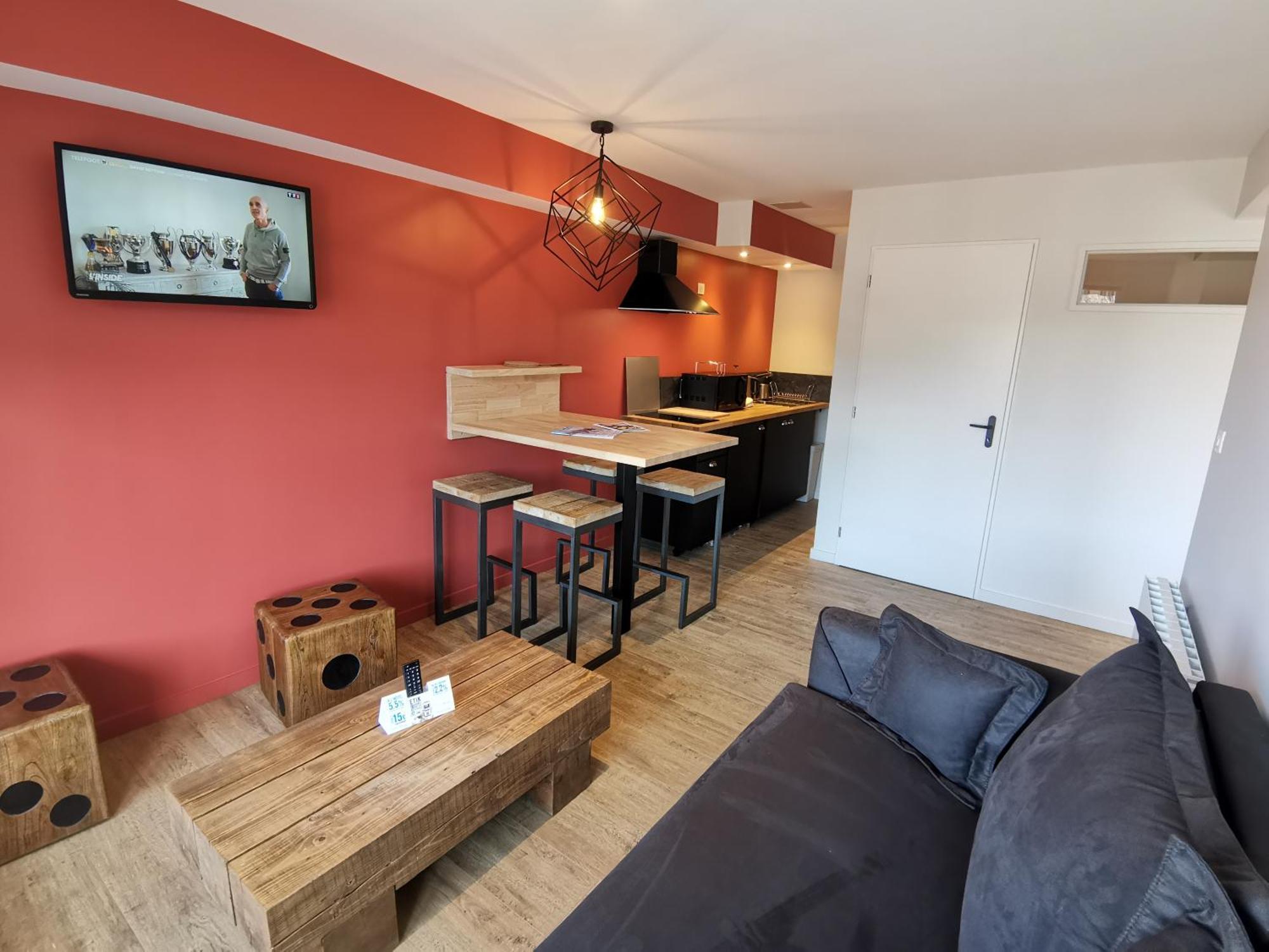 Hotel Logis Le Beau Site 2*